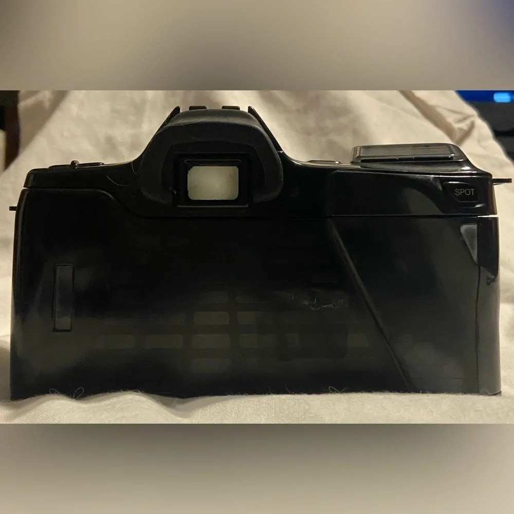 Minolta Maxxum 7000 SLR Film Camera